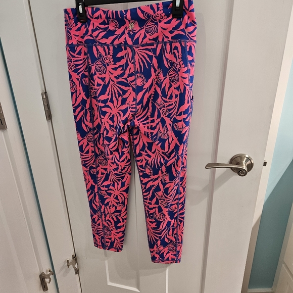 Lilly Pulitzer UPF 50+ High-Rise Leggings for Women - Flat Elastic Waistband - Picture 2 of 4